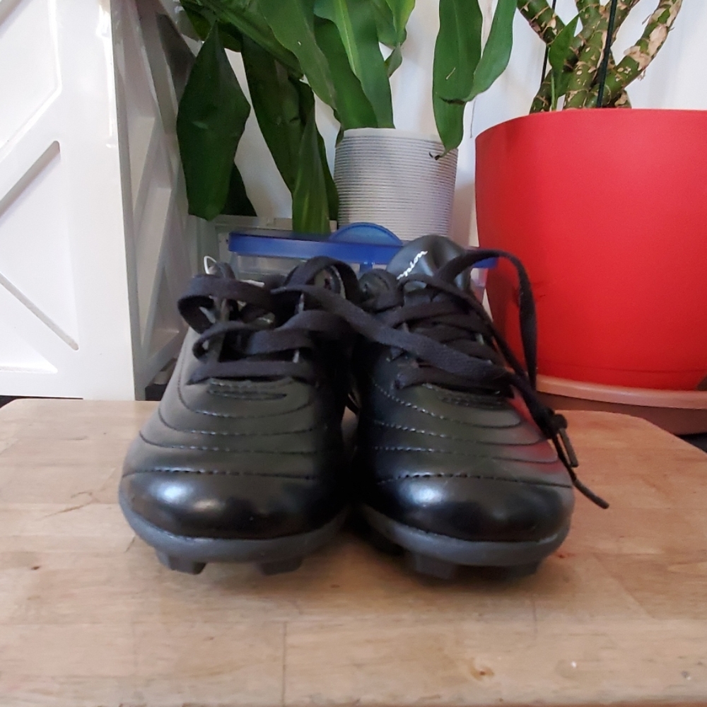 Soccer/baseball cleats